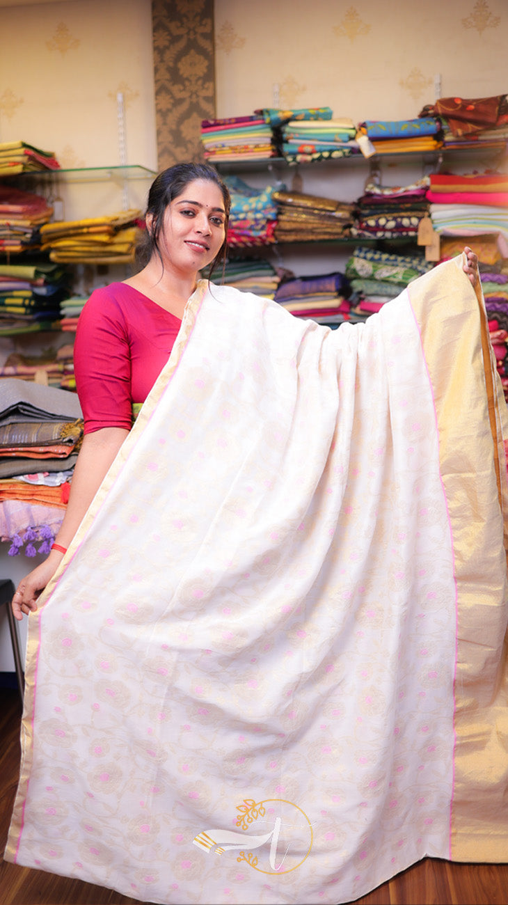 Jacquard Rose Print Saree