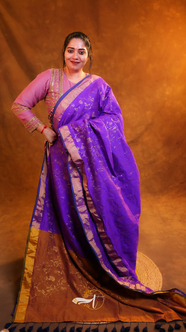 Jacquard Rose Print Saree