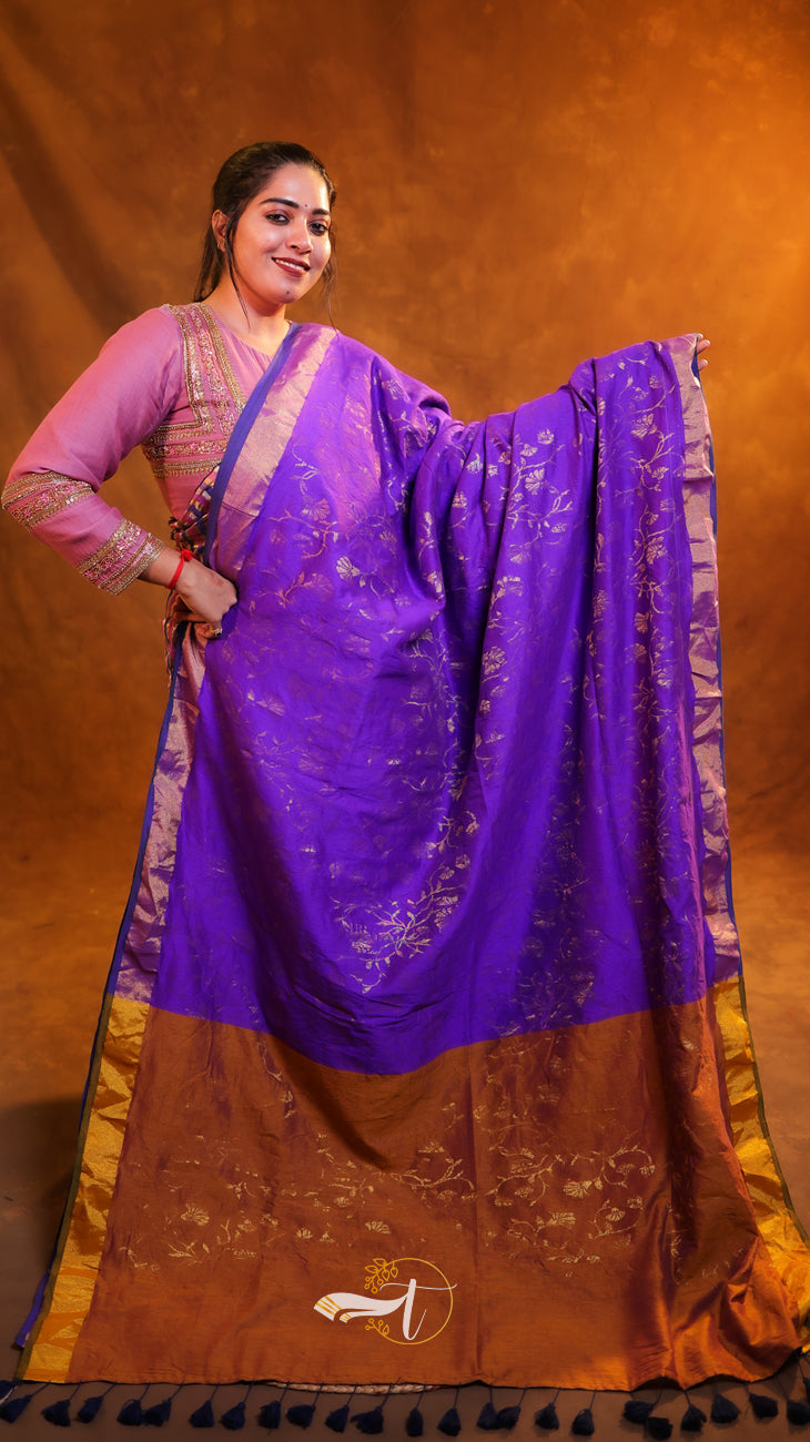 Jacquard Rose Print Saree