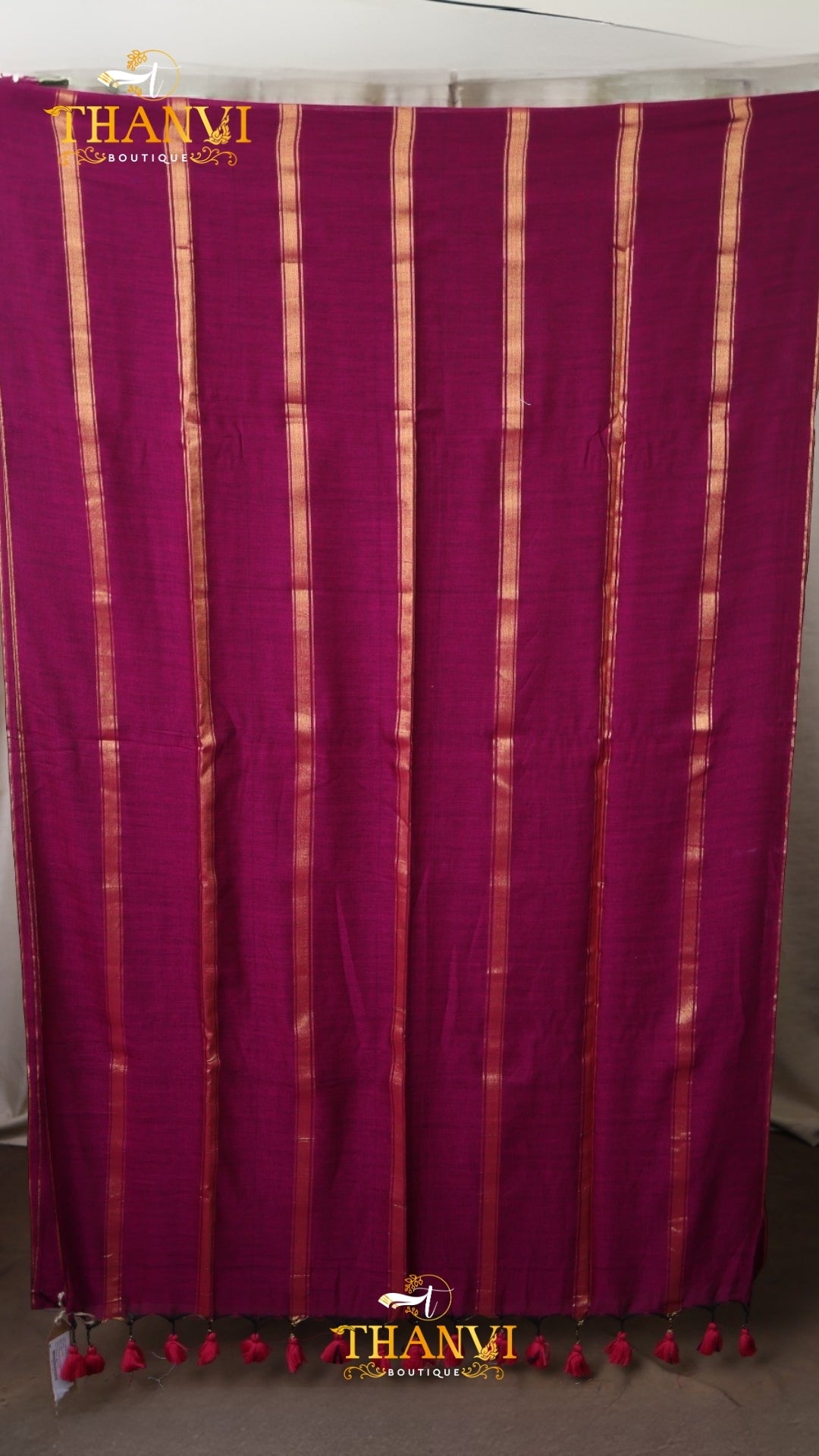 String border Saree
