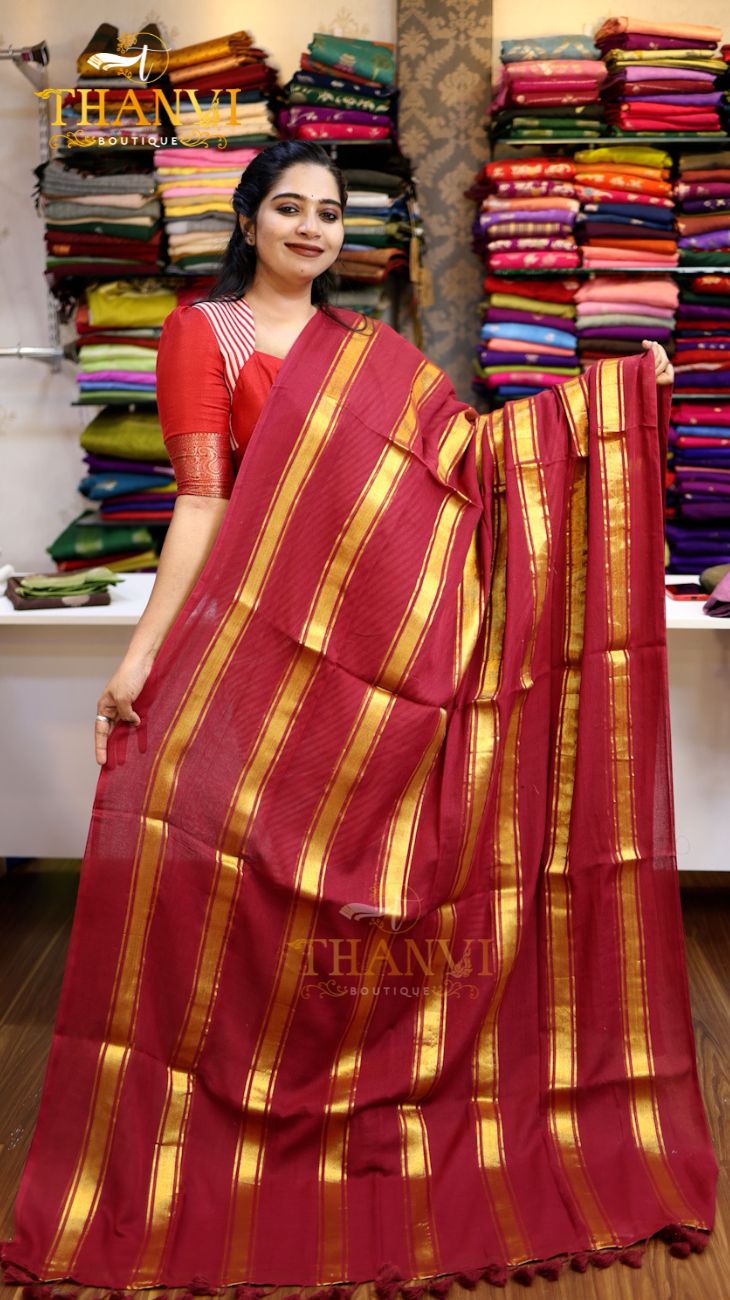String border Saree