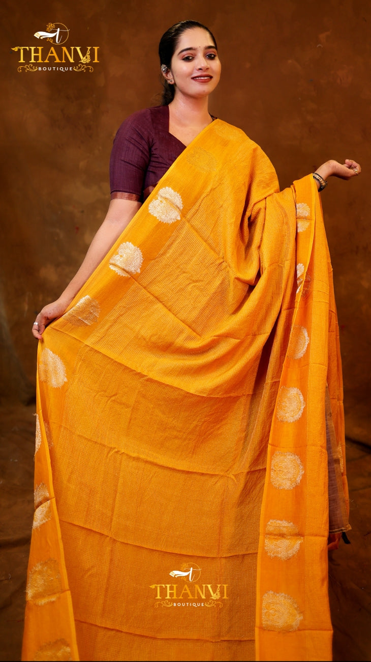 Vairaoosi Crushed Saree