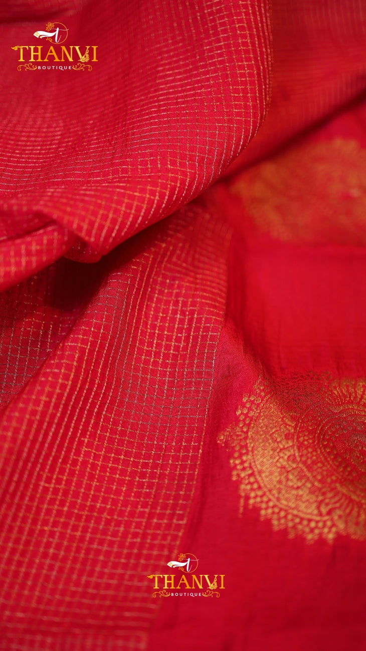 Vairaoosi Crushed Saree