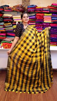 Kanchi Checks Saree
