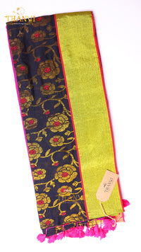 Jacquard Rose Print Saree