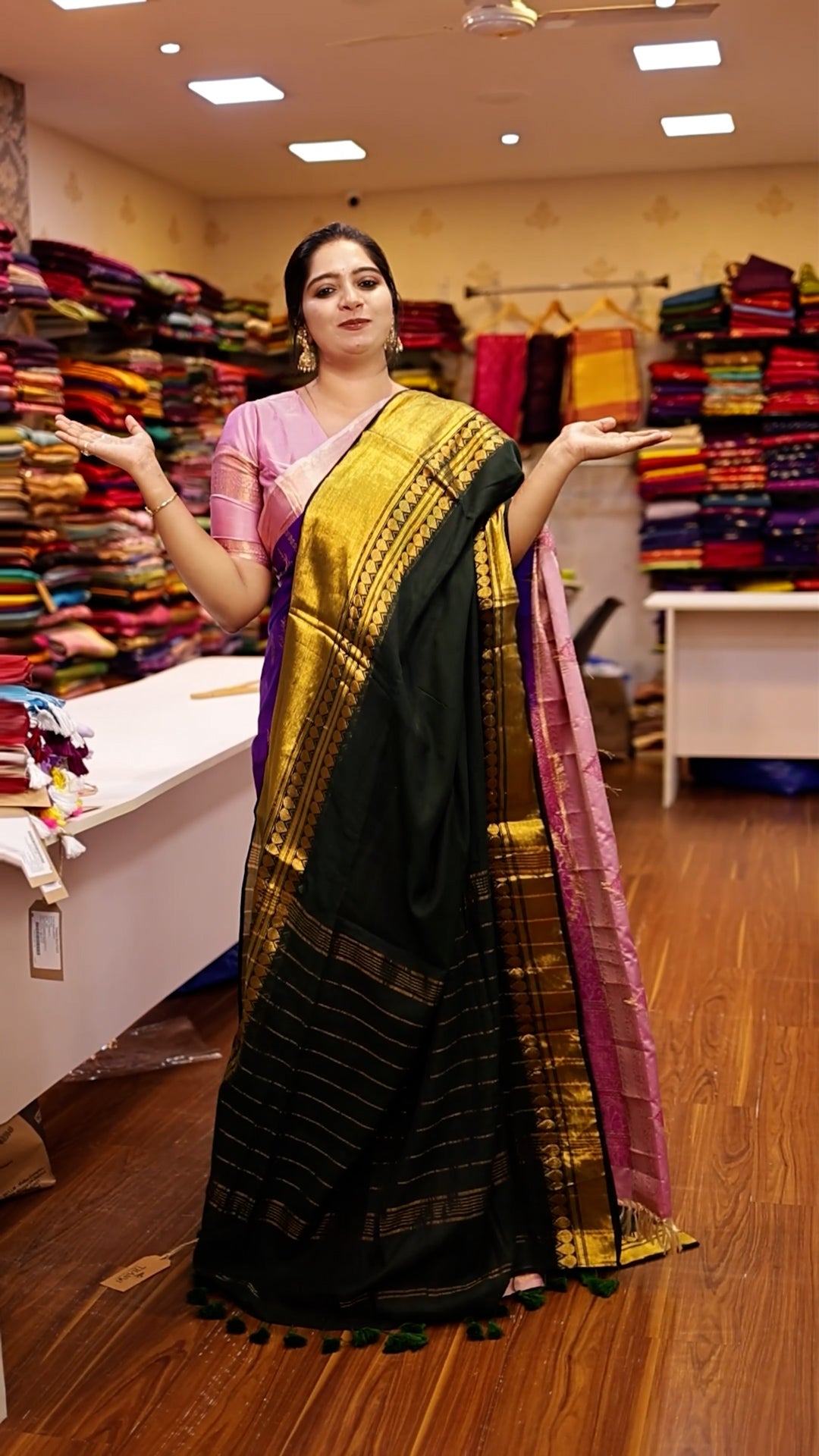 Poppins Rose Border Saree