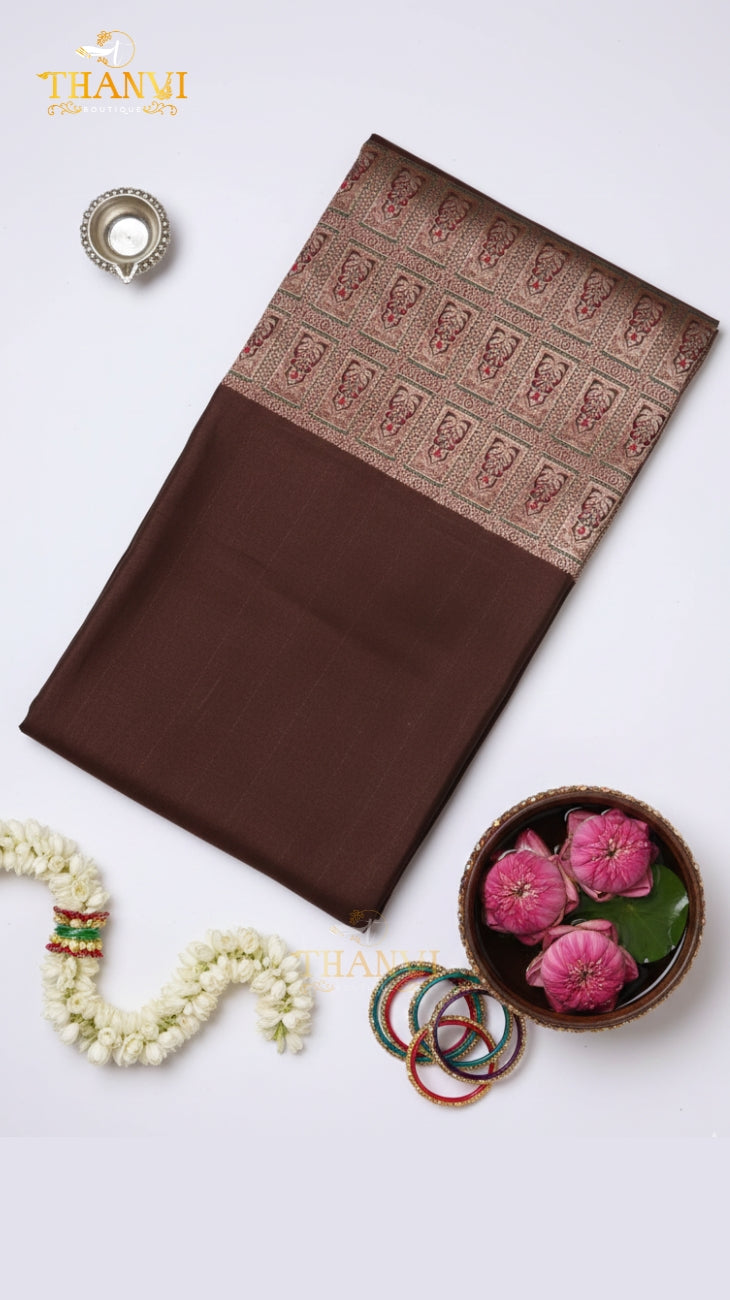 Russian Self Figar Border