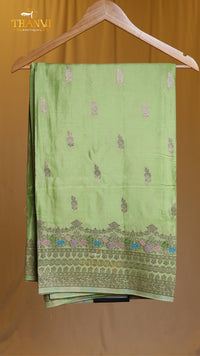 Russian Self Figar Border